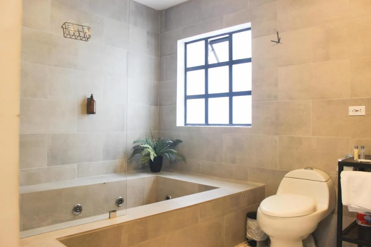 574 Hotel ميديلين 3*,
