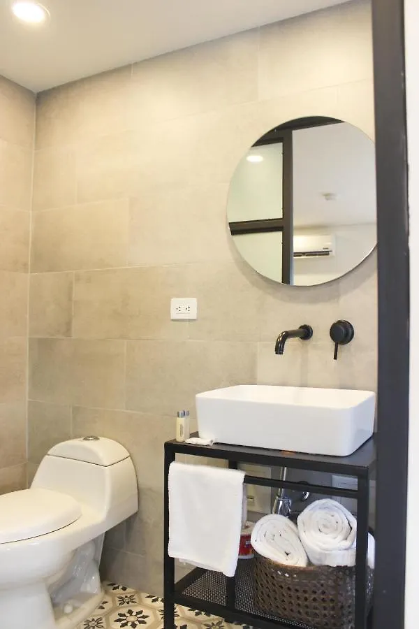 574 Hotel ميديلين
