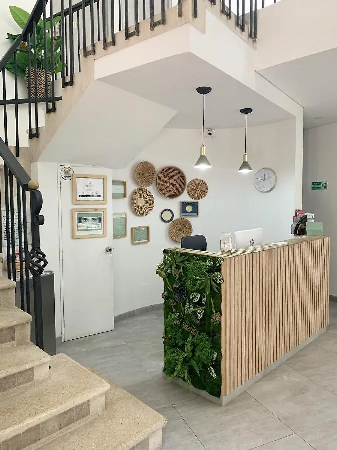 574 Hotel ميديلين