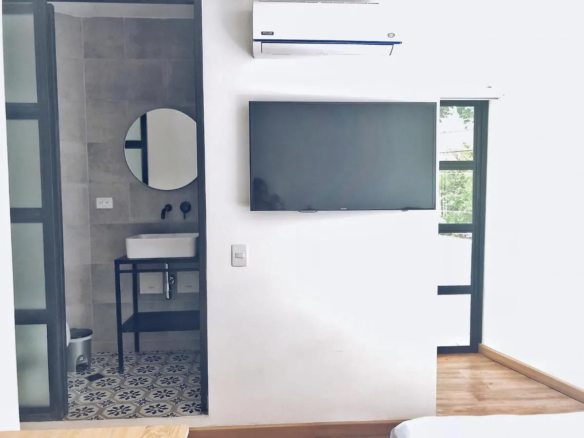 574 Hotel ميديلين