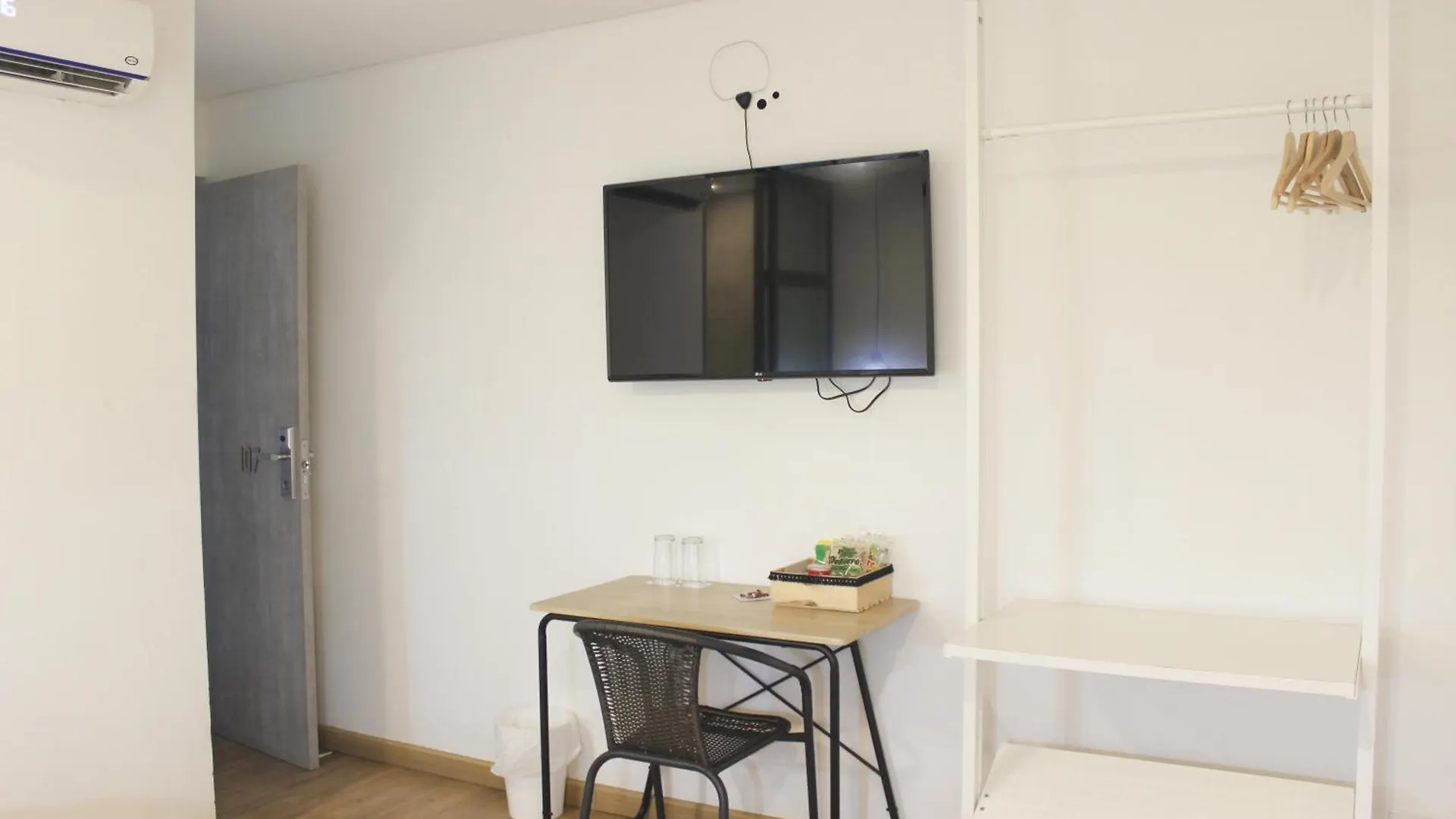 574 Hotel ميديلين 3*,  كولومبيا