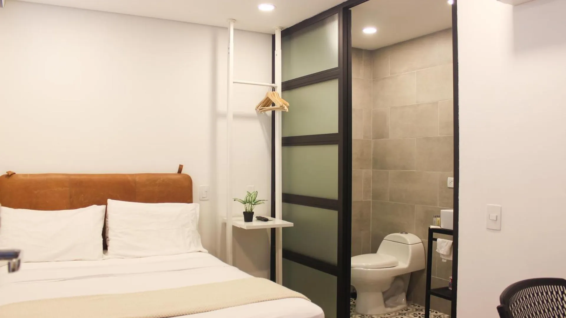 574 Hotel ميديلين