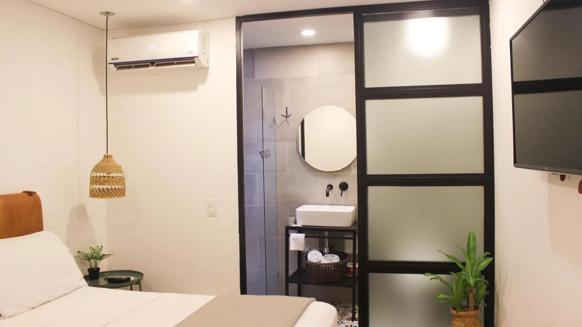 574 Hotel ميديلين