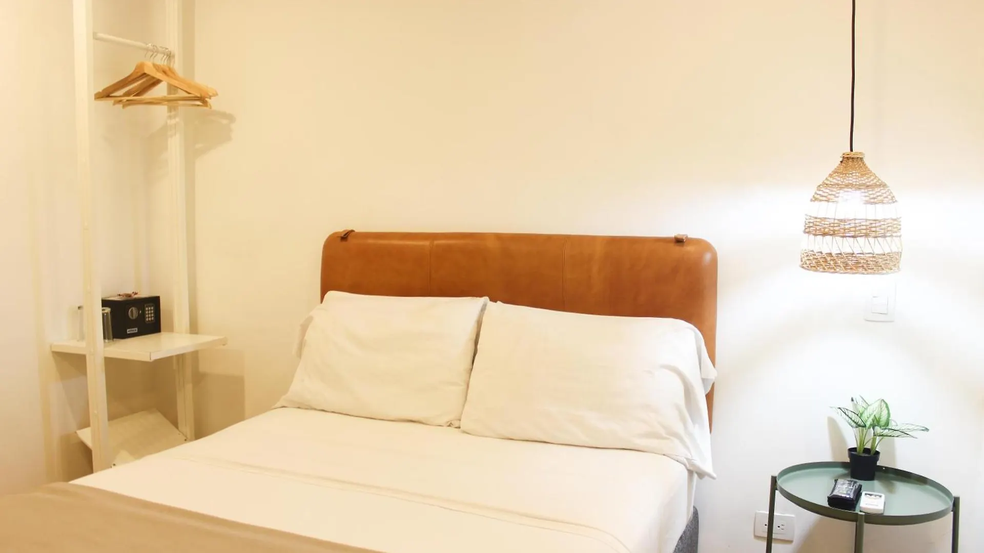 574 Hotel ميديلين